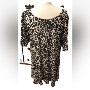 Max & Rina Women’s Top, Tunic Style with Short Sleeves, Size XL